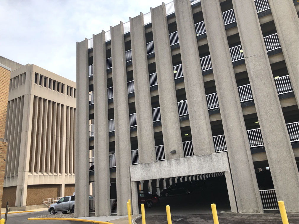 A picture of a parking garage in downtown Indianapolis.